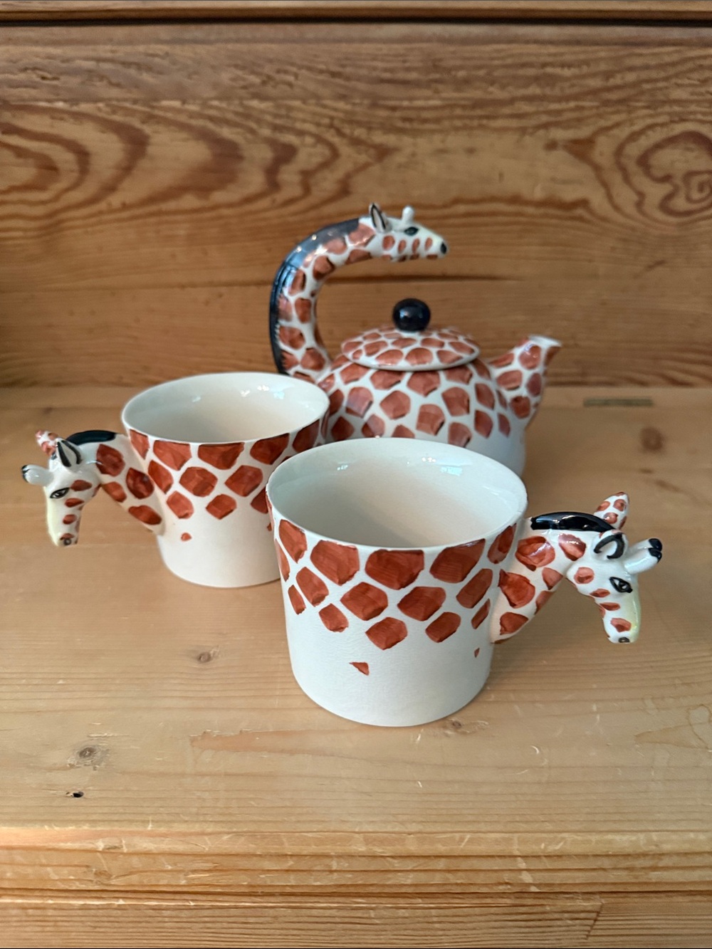 Ceramic Giraffe Tea Pot and 2 Mugs - Pier 1
